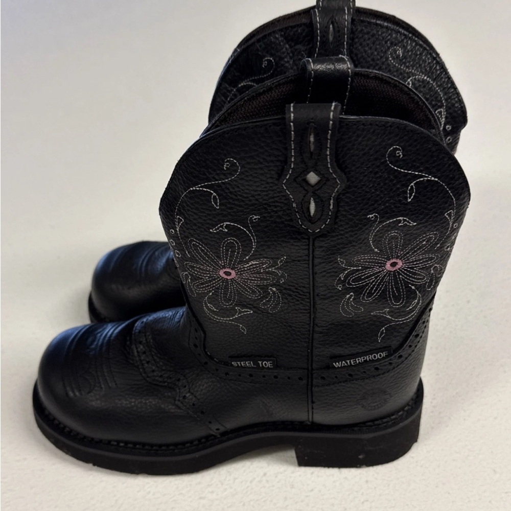 Black Embroidered Steel Toe Boots Justin Boots excellent quality and condition